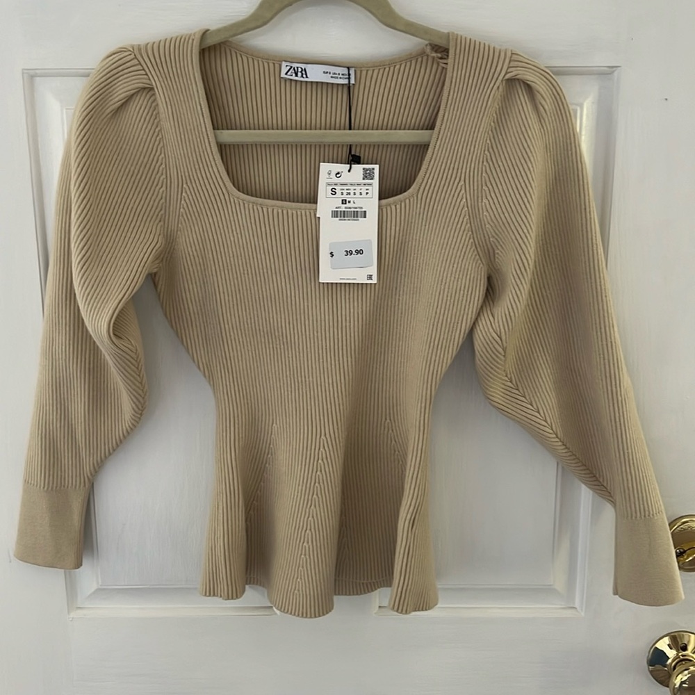 Zara Fit n Flare sweater size small